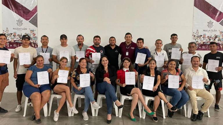 Los graduados del curso.