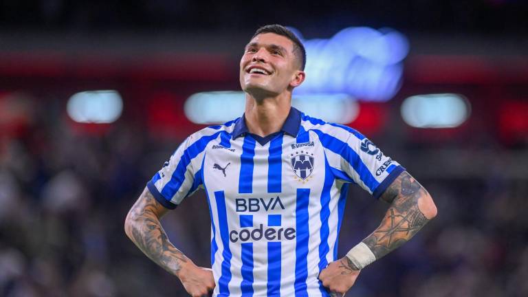 Brandon Vázquez marca doblete.