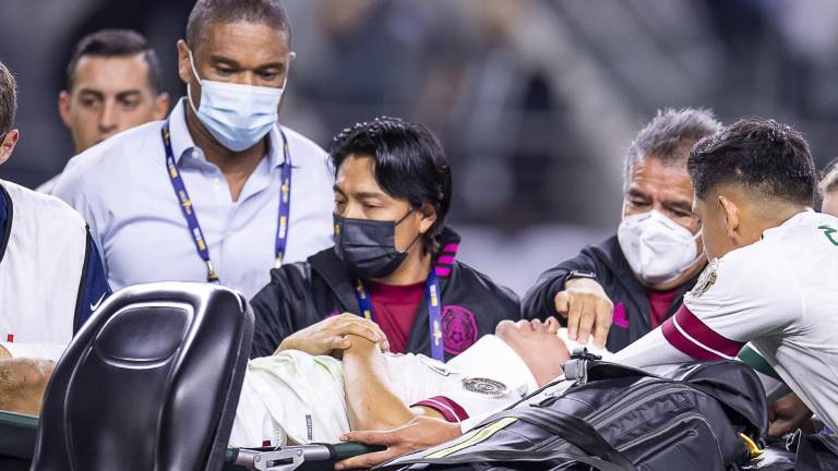 Hirving “Chucky” Lozano lesionado ante Trinidad y Tobago.