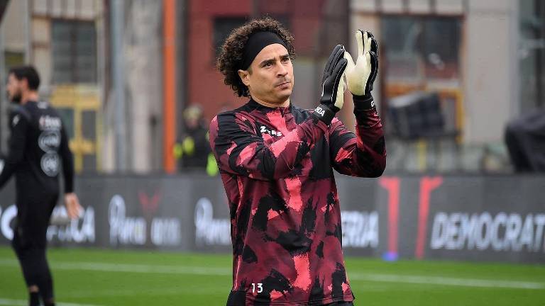 Guillermo Ochoa fue la figura de su equipo.