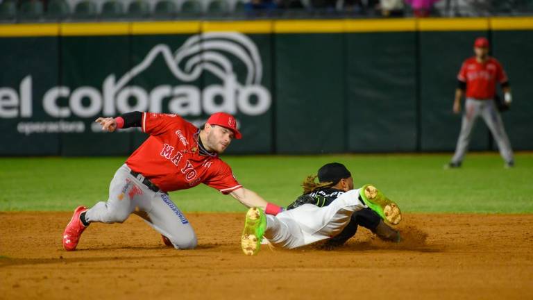 Matt McDermott pone out a Justin Dean.