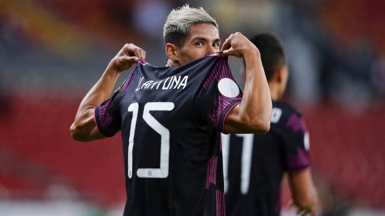 Uriel Antuna celebra su gol.