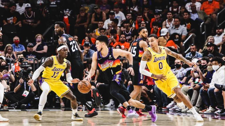 Phoenix apaleó a los Lakers, que no contaron con Anthony Davis.