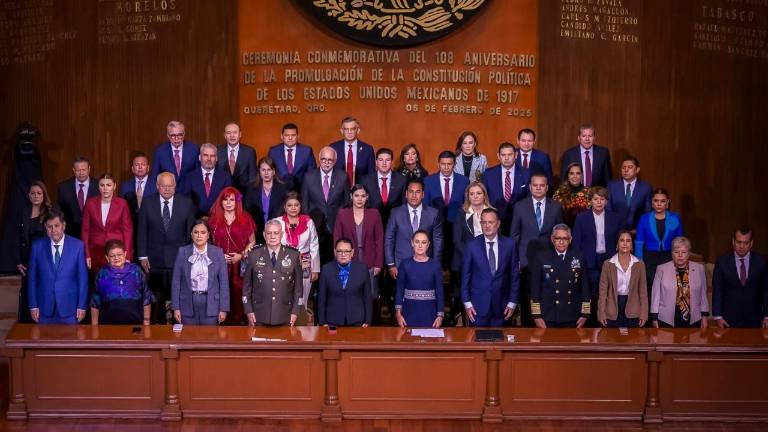 El Gobernador Rubén Rocha Moya asistió a la ceremonia oficial de la Constitución Mexicana encabezada por la Presidenta Claudia Sheinbaum Pardo.