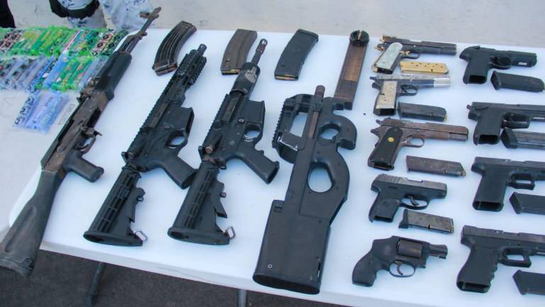 Armas, drogas, dinero y dispositivos electrónicos fueron incautados durante la inspección en el penal de Aguaruto.