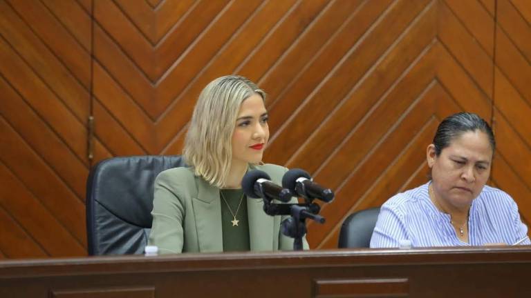 La Alcaldesa de Mazatlán Estrella Palacios Domínguez lamentó el ataque a policías que dejó dos muertos y cuatro heridos.
