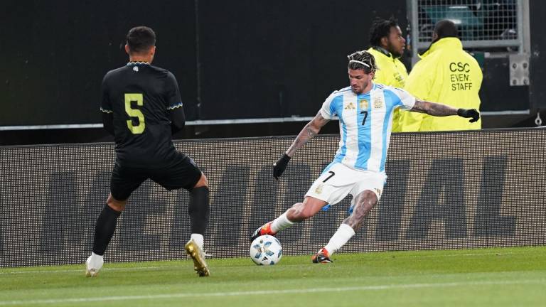 Argentina gana sin contratiempos.