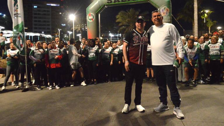 El titular del área de Recursos Humanos del Ayuntamiento de Mazatlán, Julio César Ramos Robledo, asistió a la Caminata del Servidor Público en Mazatlán en representación de la Alcaldesa, Estrella Palacios.