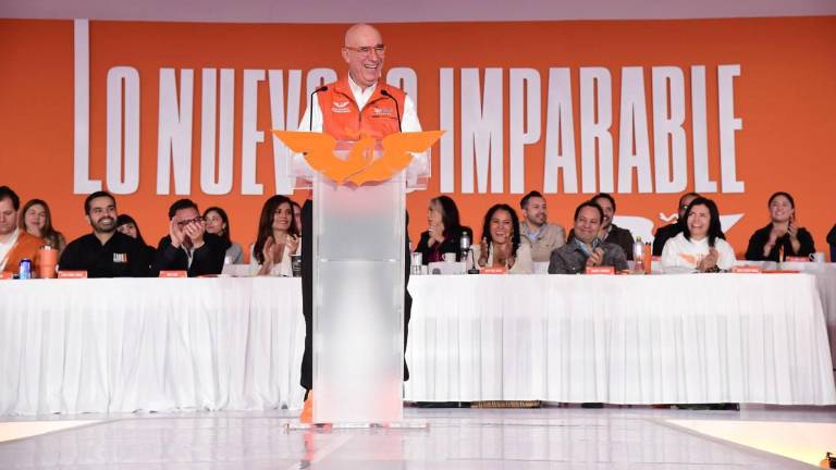 Dante Delgado, dirigente de Movimiento Ciudadano, encabeza una sesión extraordinaria de su Comisión Nacional de Convenciones y Procesos Internos.