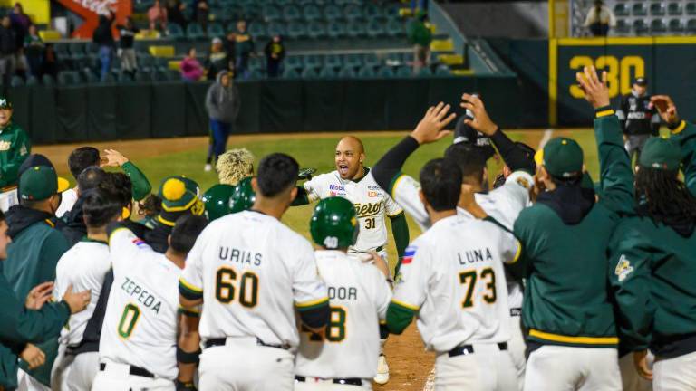 Yasmani Tomás conectó cuadrangular en la novena entrada para darle el triunfo a Cañeros de Los Mochis.