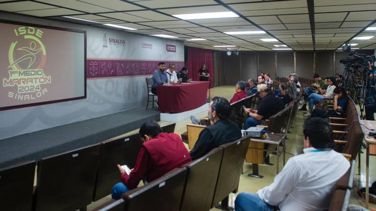 En rueda de prensa se dan detalles del Medio Maratón “Por el Bienestar del Deporte”.