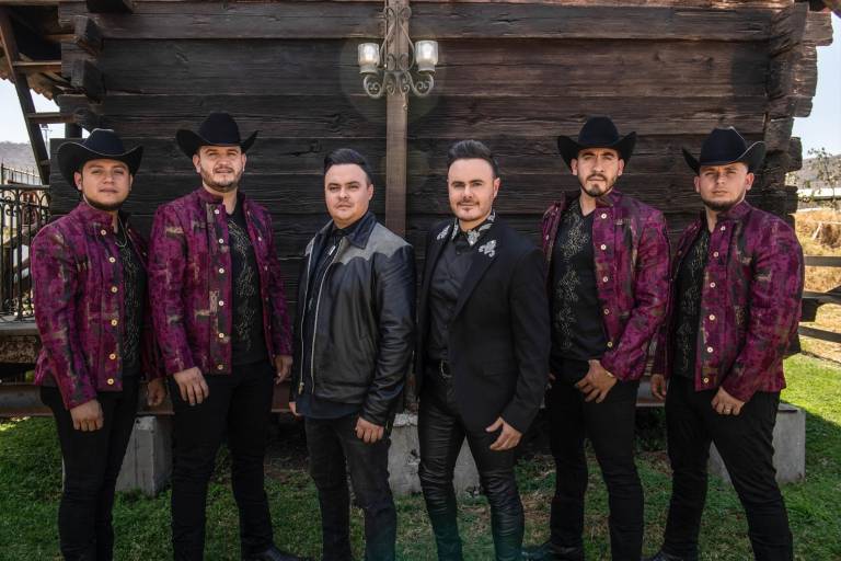 Calibre 50 y Río Roma estrenan el sencillo Tú eres mi amor
