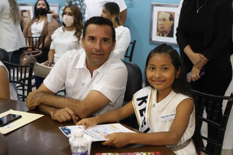 El nuevo Cabildo Infantil 2022 ejerce su puesto y recibe reconocimientos