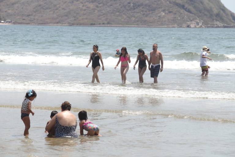Toxinas por Marea Roja en playas de Mazatlán no son dañinas: Coepriss