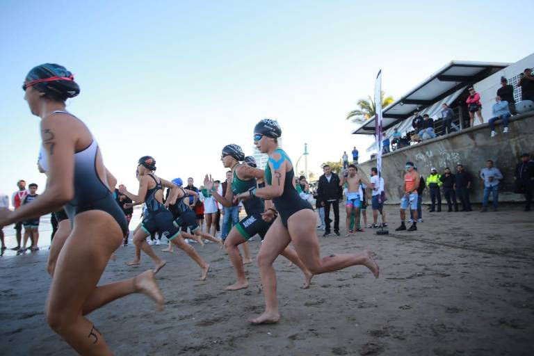 Mazatlán y Ahome, los reyes del triatlón estatal