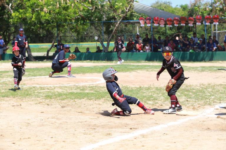 Sufre en debut el anfitrión Liga Quintero en Nacional Escuelita