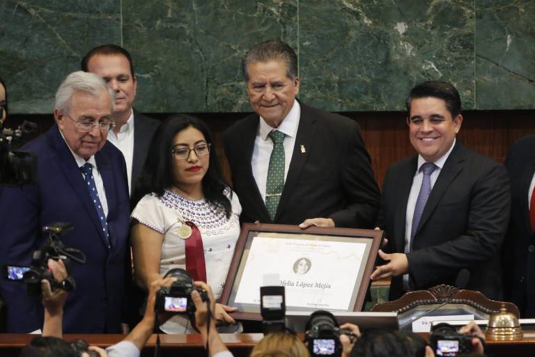 Premian con el ‘Norma Corona’ a Ofelia López, defensora de la mujer indígena