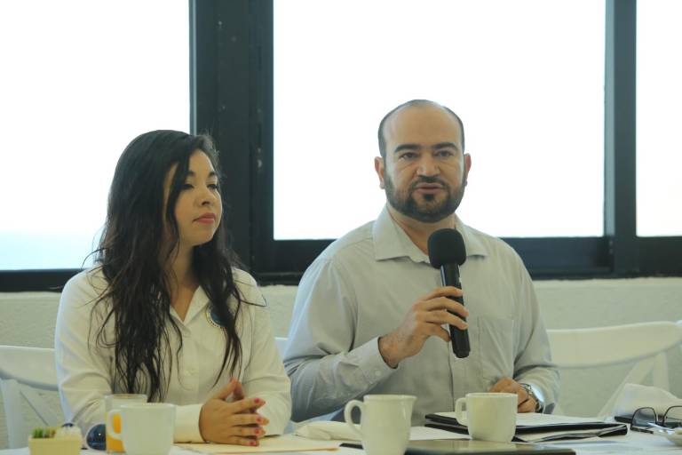 Imparte Vicefiscal conferencia ‘Retos en la Procuración de Justicia’ en Colegio de Abogados, en Mazatlán