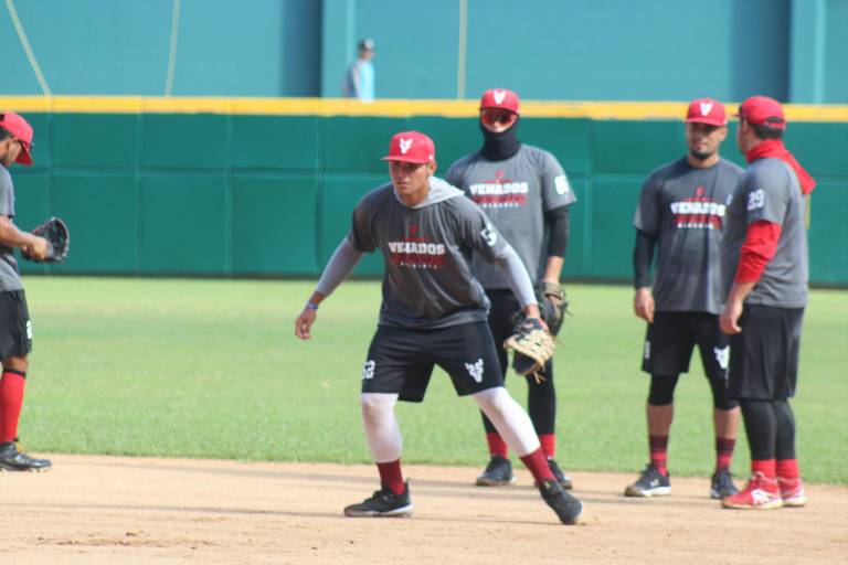 Mazatleco Carlos Iván Tirado inicia su aventura en la Liga Dominicana de Verano