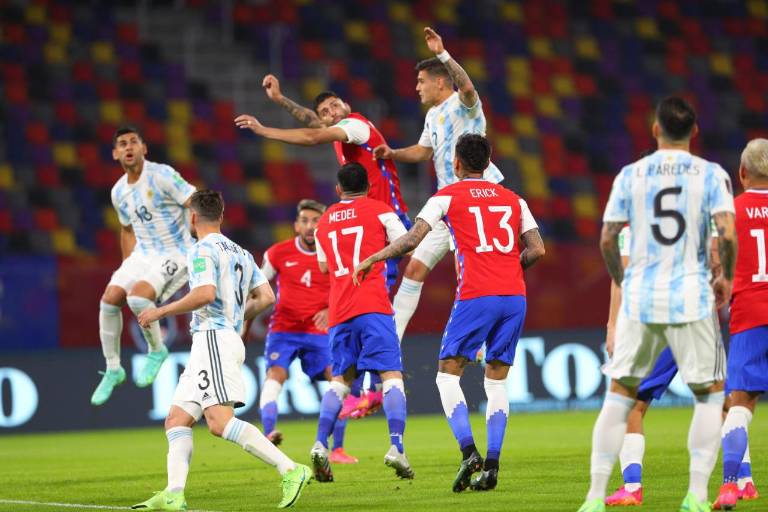 Argentina no encuentra el camino y empata con Chile
