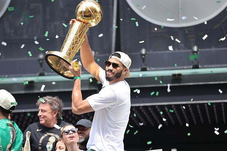 Celtics celebra con multitudinario desfile su décimo octavo campeonato de la NBA
