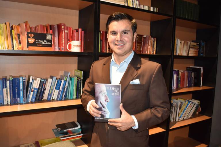 Comparte Emiliano Terán los efectos negativos de la luz azul con su libro ‘El ladrón del sueño’