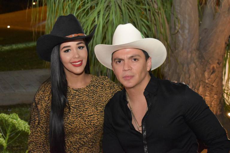 Celebra Aneudi Rendón su cumpleaños con una fiesta texana