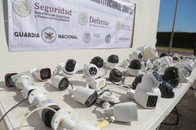 En Culiacán, autoridades de seguridad retiran videocámaras del crimen organizado que vigilaban la ciudad