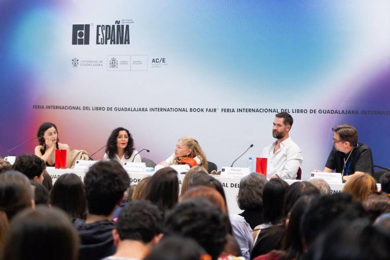 Elenco de ‘Pedro Páramo’ charla con lectores en la FIL
