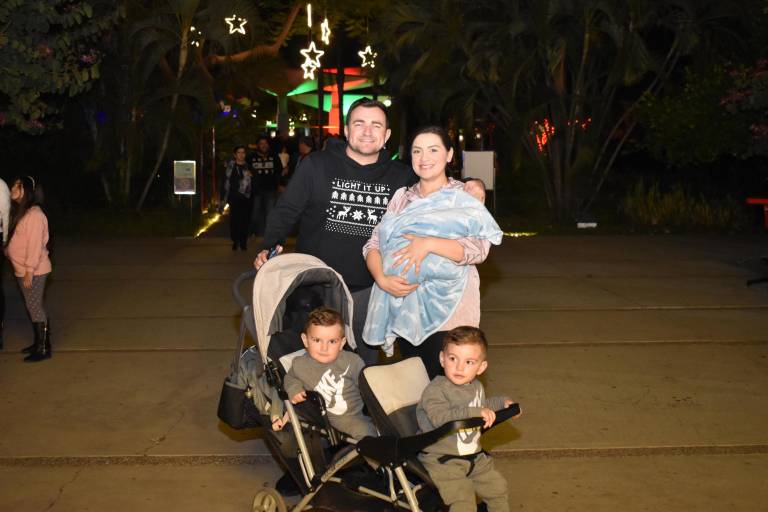 Con danza contemporánea disfrutan familias del cierre de la Navidad en el Botánico