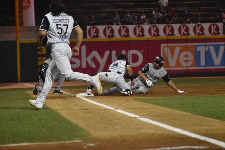Con ataque tempranero, Sultanes se lleva la serie de Guasave