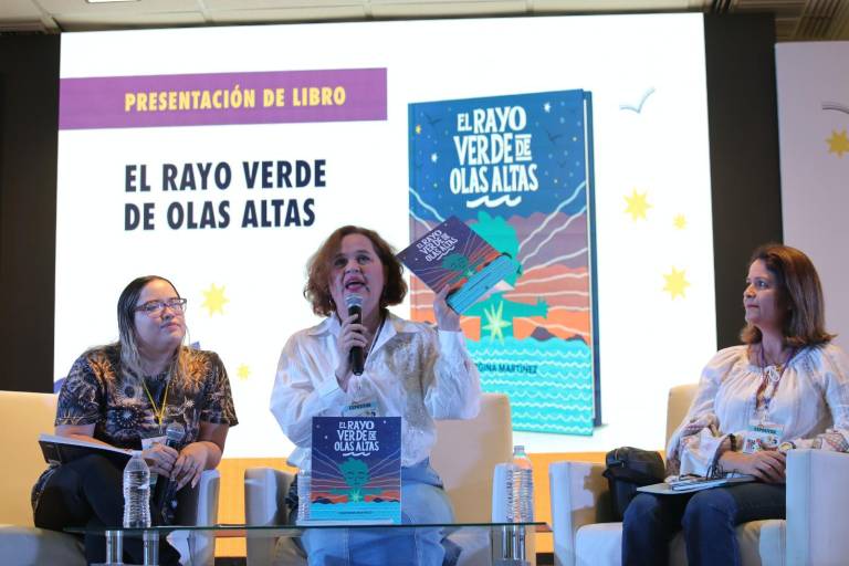 Plasma a Mazatlán a través de su obra literaria ‘El rayo verde de Olas Altas’