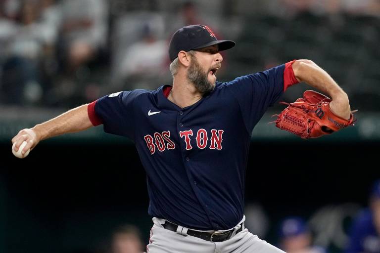 Rangers le otorga contrato de un año a Chris Martin