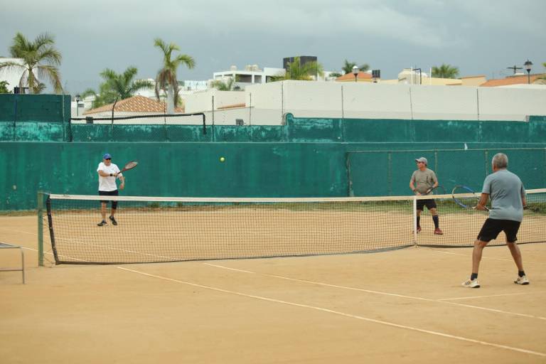 Jugarán el todo por el todo en busca de la gran final del Torneo de Tenis de Dobles en Racquet Club Las Gaviotas