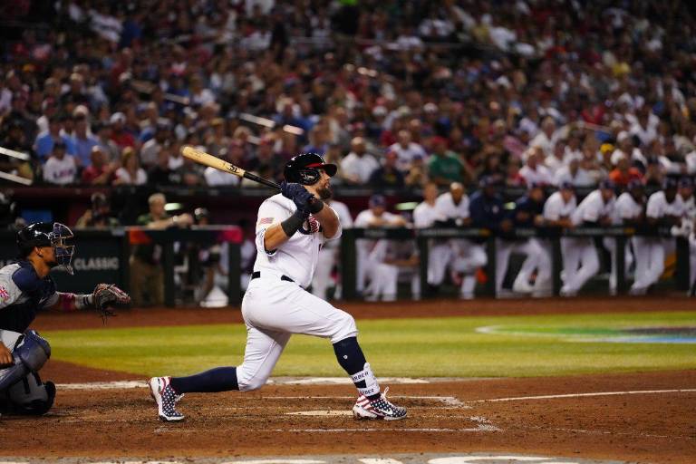 Poder de Schwarber guía a triunfo de EU ante Gran Bretaña