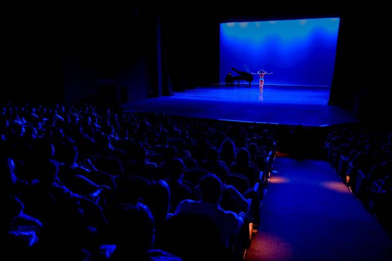 Disfrutan niños gala de ballet de la temporada SAS-Isic