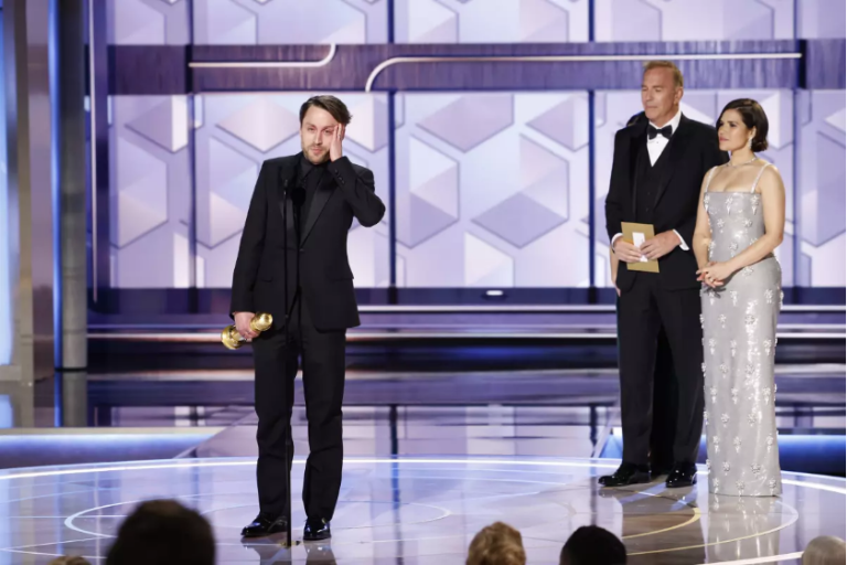 Triunfa ‘Oppenheimer’ como mejor película en los Golden Globes 2024