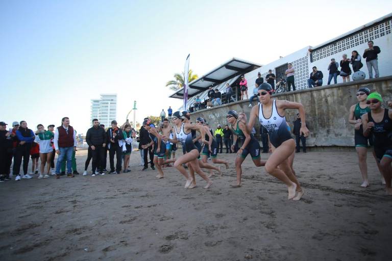 Mazatlán y Ahome, los reyes del triatlón estatal