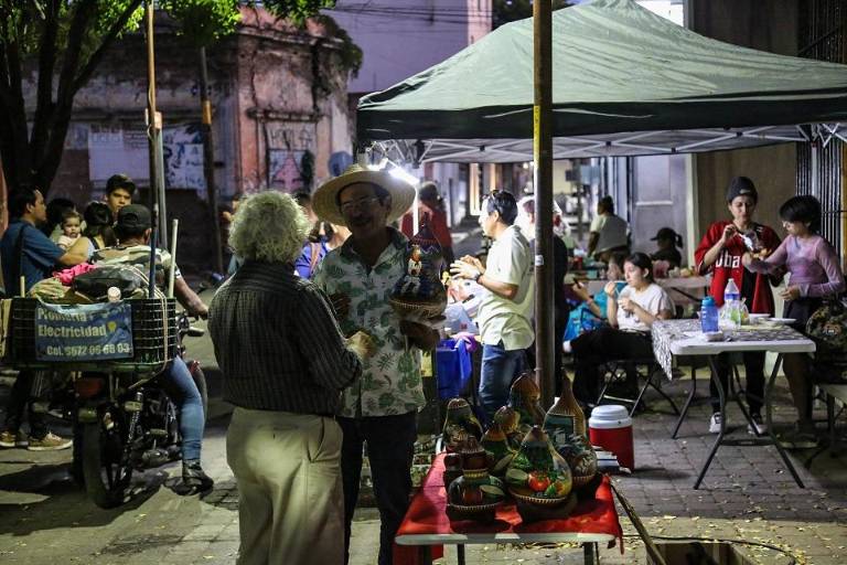 Este jueves, el trovador Francisco Robles en el Paseo de las Artes