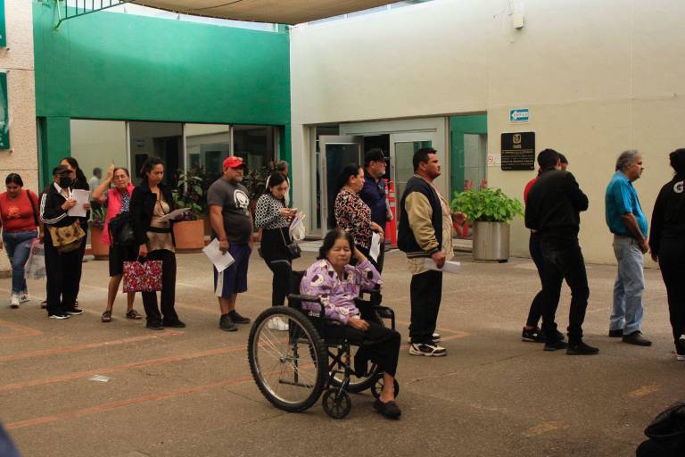 Denuncian falta de medicamento para la artritis en el IMSS, en Culiacán