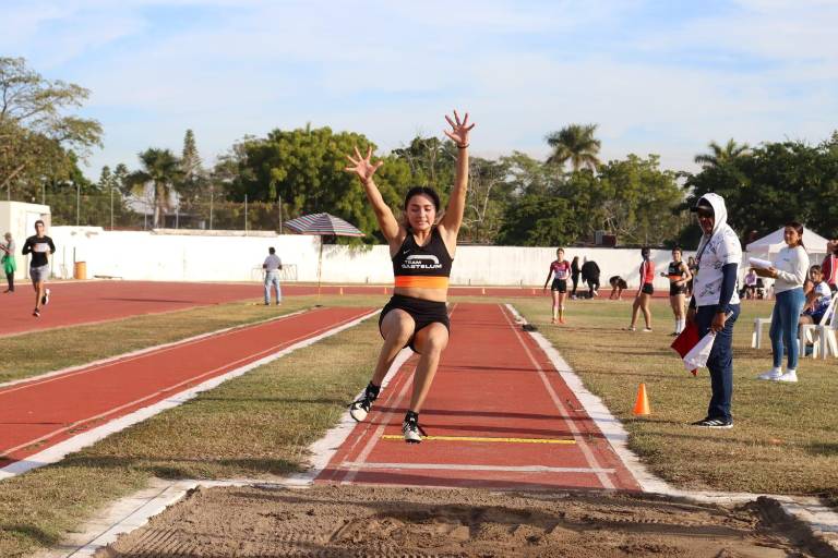 Derrochan talento más de 200 atletas sinaloenses en Zonal de atletismo