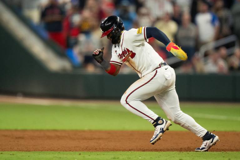 En los playoffs, Ronald Acuña Jr. busca seguir robándose bases... y el show