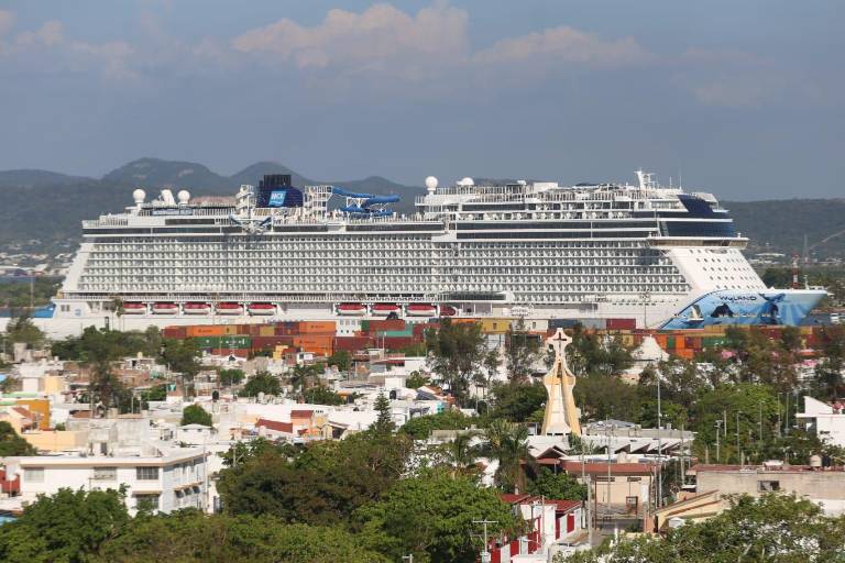 Por segundo día consecutivo, otro crucero turístico llega a Mazatlán