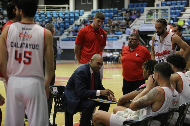 Termina la era de James Penny en Venados Basketball, Marcelo Elusich asume puesto de head coach