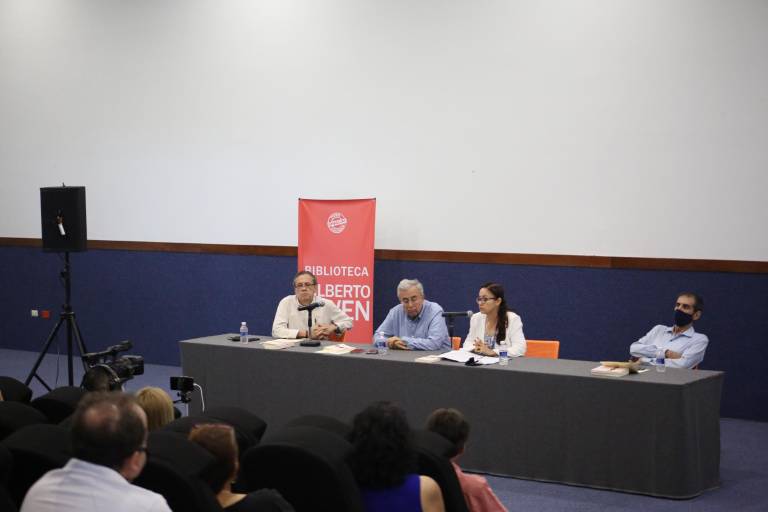 Presenta Azalia López González su libro ‘Historia de la región de El Fuerte’