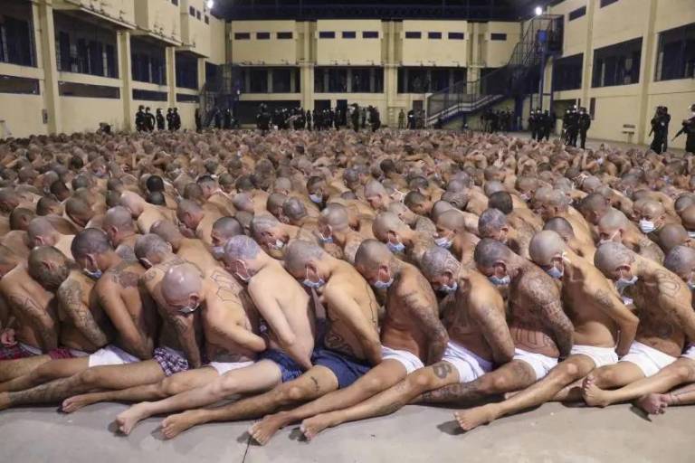 Régimen de excepción en El Salvador deja 72 mil detenciones arbitrarias y 185 muertes a manos del Estado: ONG