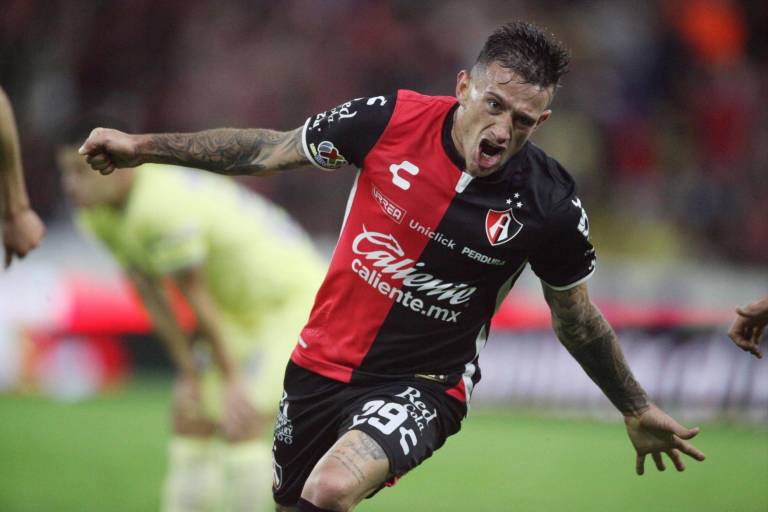 Brian Lozano es nominado al Premio Puskas por su golazo ante América