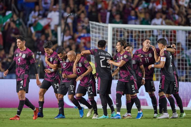 México vence por la mínima a El Salvador y avanza como líder de grupo en la Copa Oro