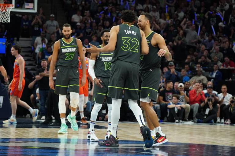 Timberwolves derrota al Thunder y está en los Playoffs