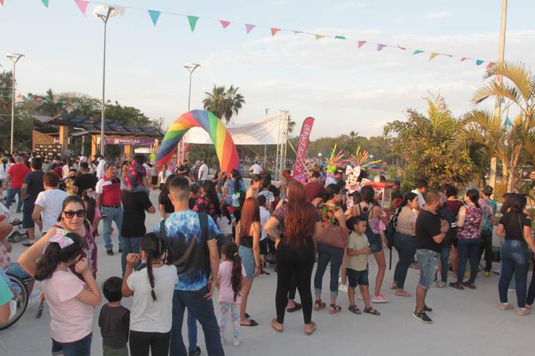 Festejan el Día Internacional de la familia en el lanzamiento de la marca MazFest